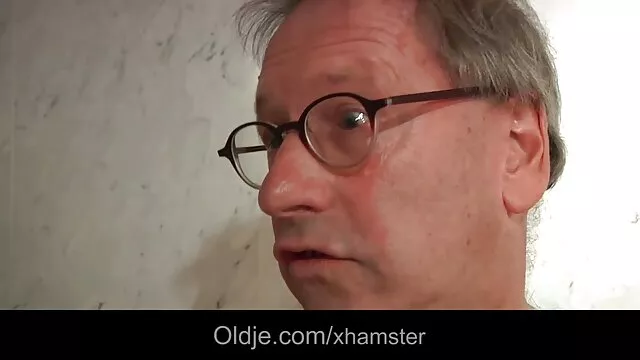 این گربه را مانند عکس های سکسی از کس یک مرد واقعی بخورید