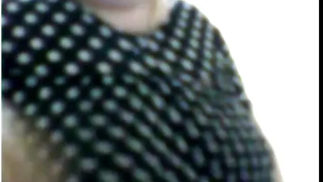 خواهر گام بوستی به خروس چاق من تکیه داده و بار خود را می بلعد! عکس سوپر کس کردن